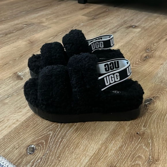 UGG Shoes - UGG “oh fluffita” sandal size 8